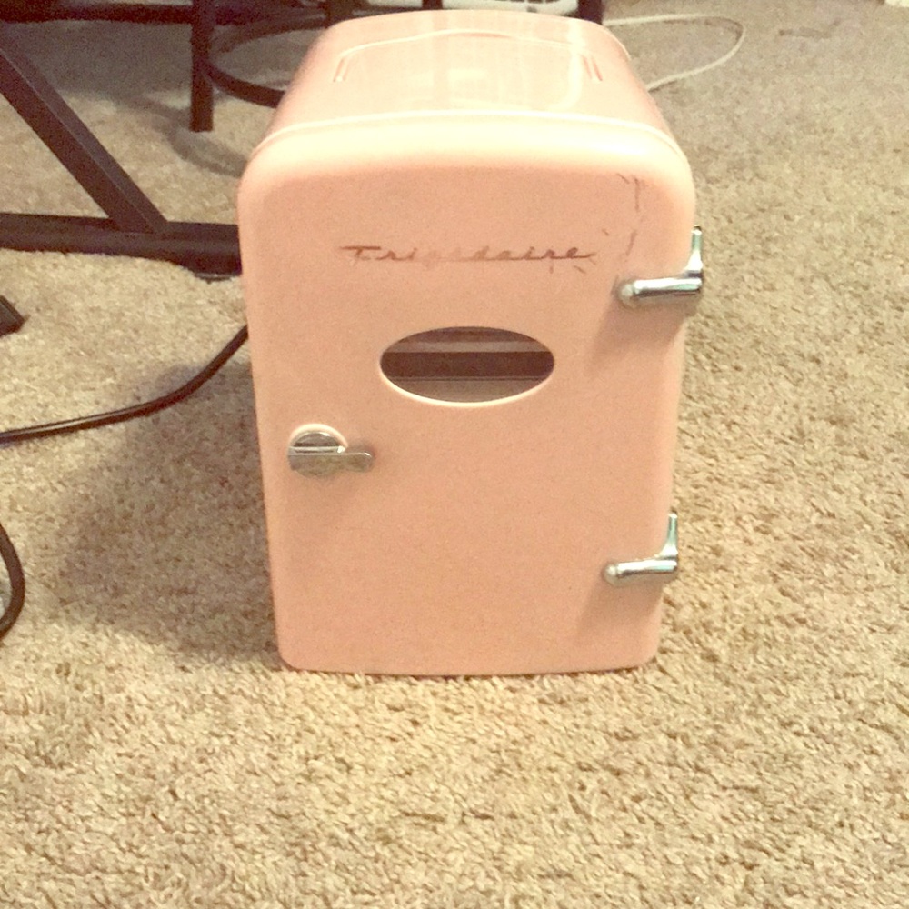 A old fashion mini fridge!